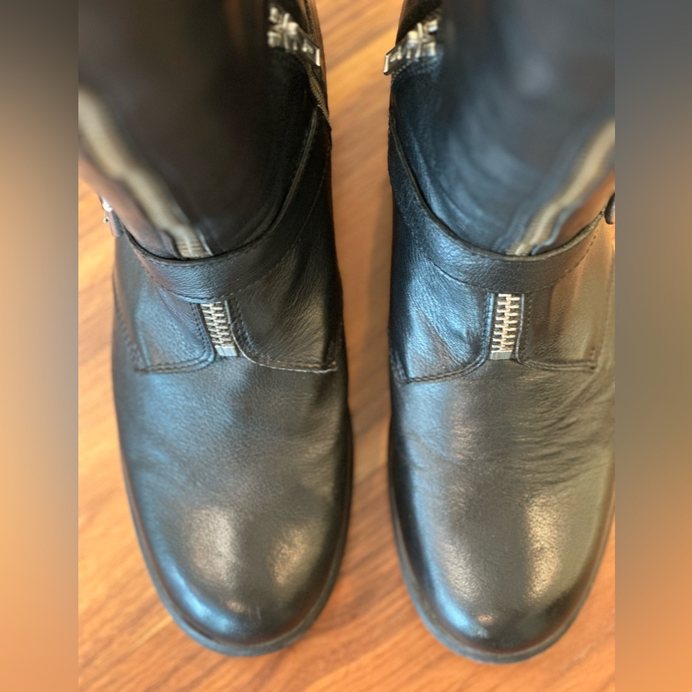 Women's Black Knee-High Combat Moto Boots with Front Zipper - Picture 4 of 10